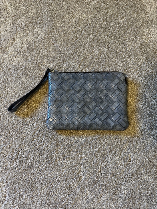 Patricia Nash Handbags - Patricia Nash Woven Pattern Zip Wristlet Clutch